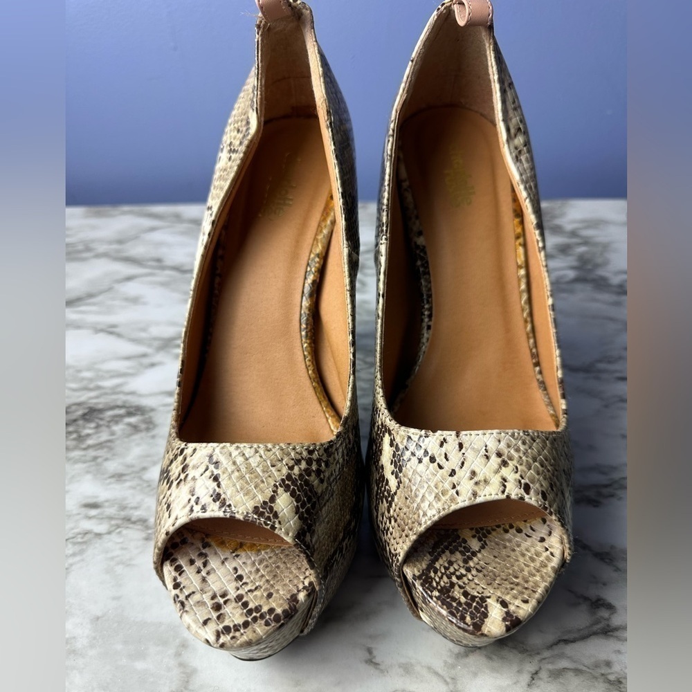 Charlotte Russe Snakeskin Open toe Pumps. Women’s Size 10 - Picture 6 of 10